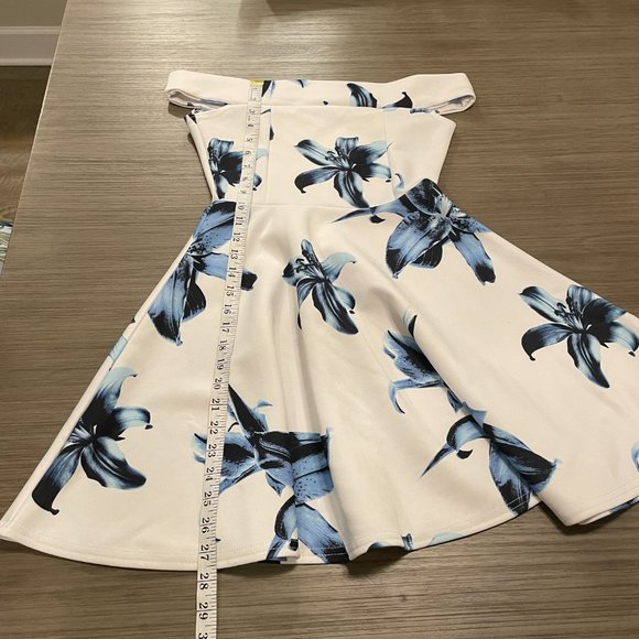 SOLD Boohoo Floral Off The Shoulder Skater Dress - Picture 11 of 11